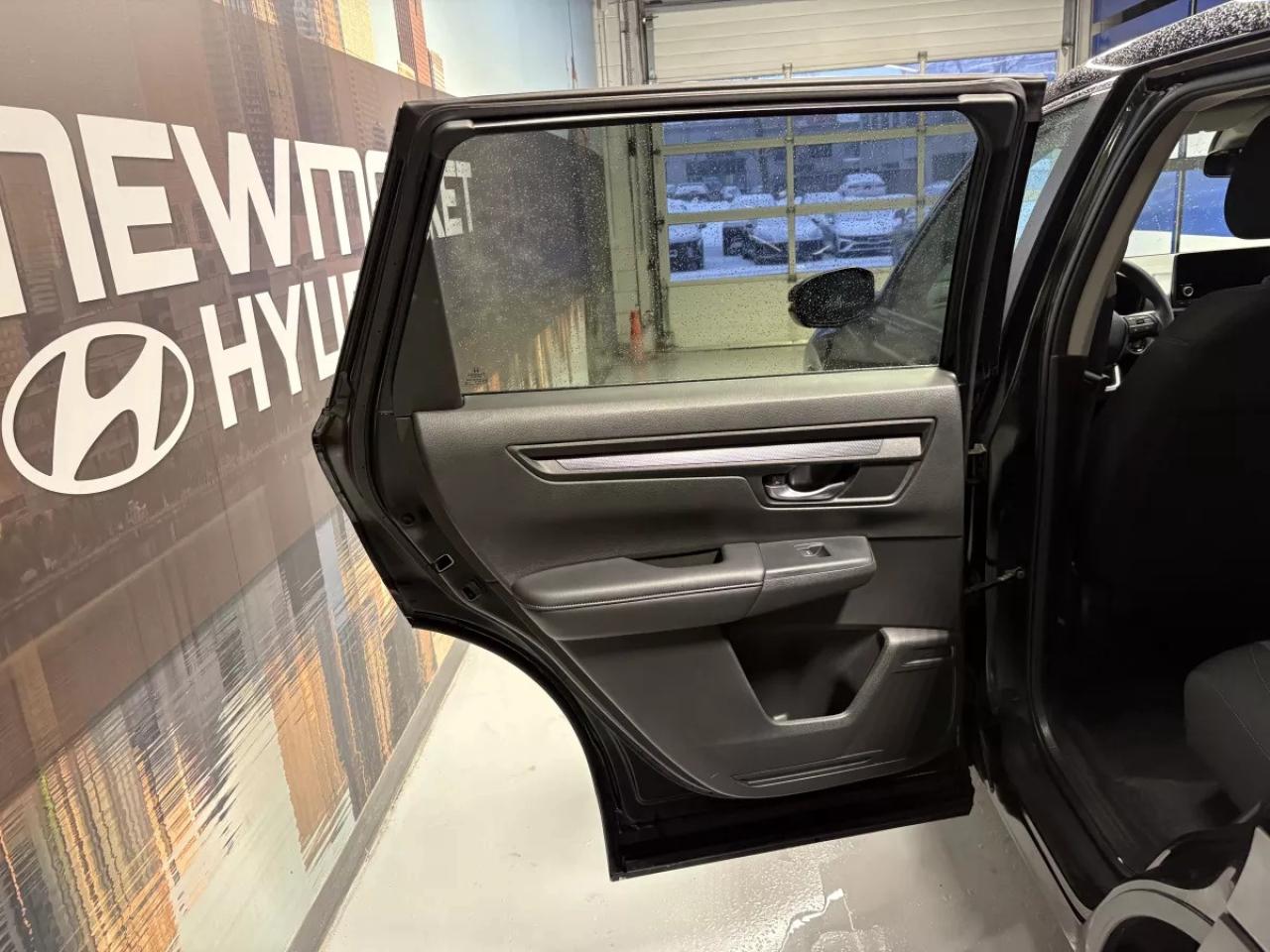 2023 Honda CR-V LX   Heated Seats   Heated Wheel   Apple Carplay Photo