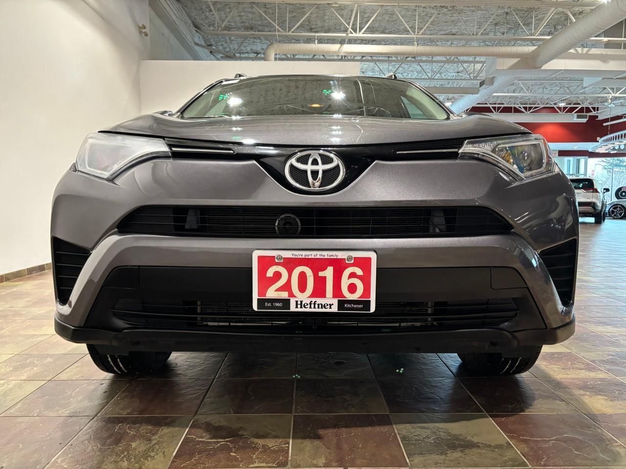 2016 Toyota RAV4 LE Photo