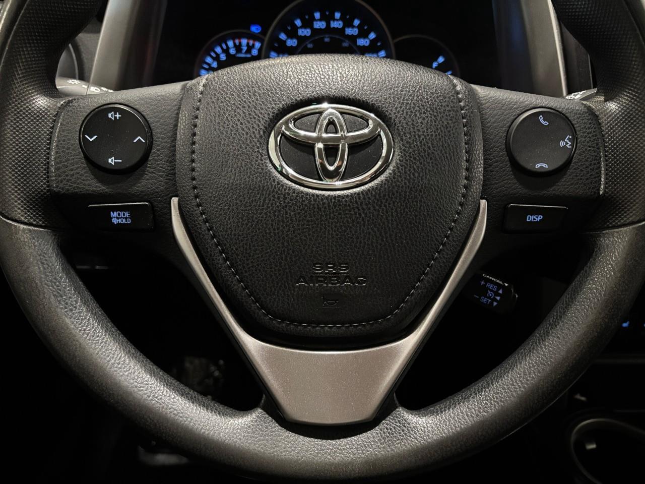 2016 Toyota RAV4 LE Photo