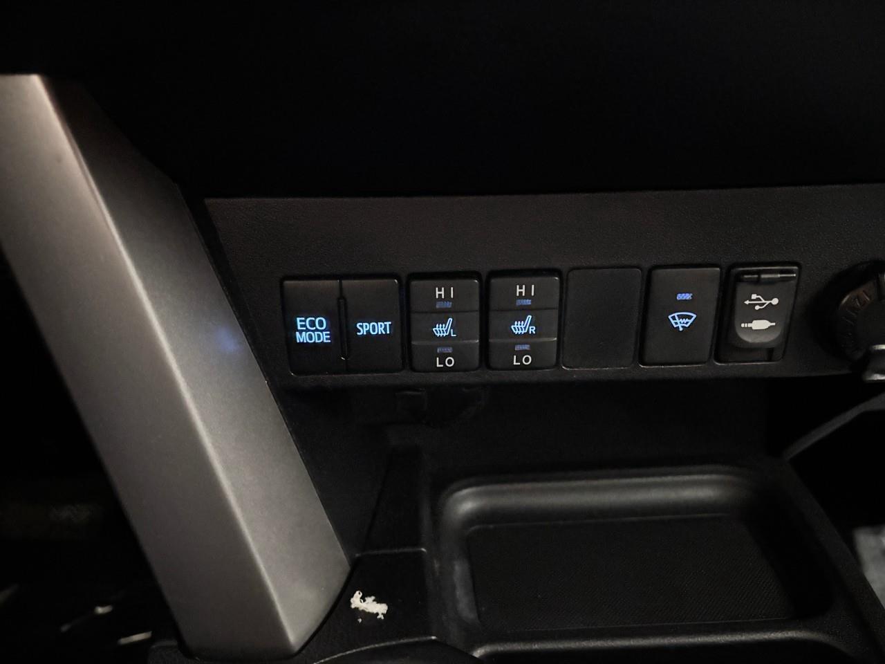 2016 Toyota RAV4 LE Photo