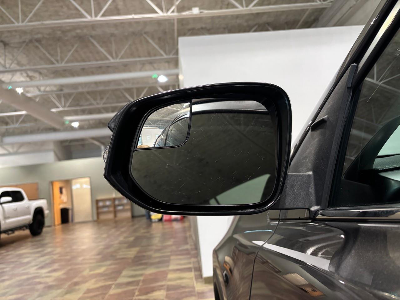 2016 Toyota RAV4 LE Photo