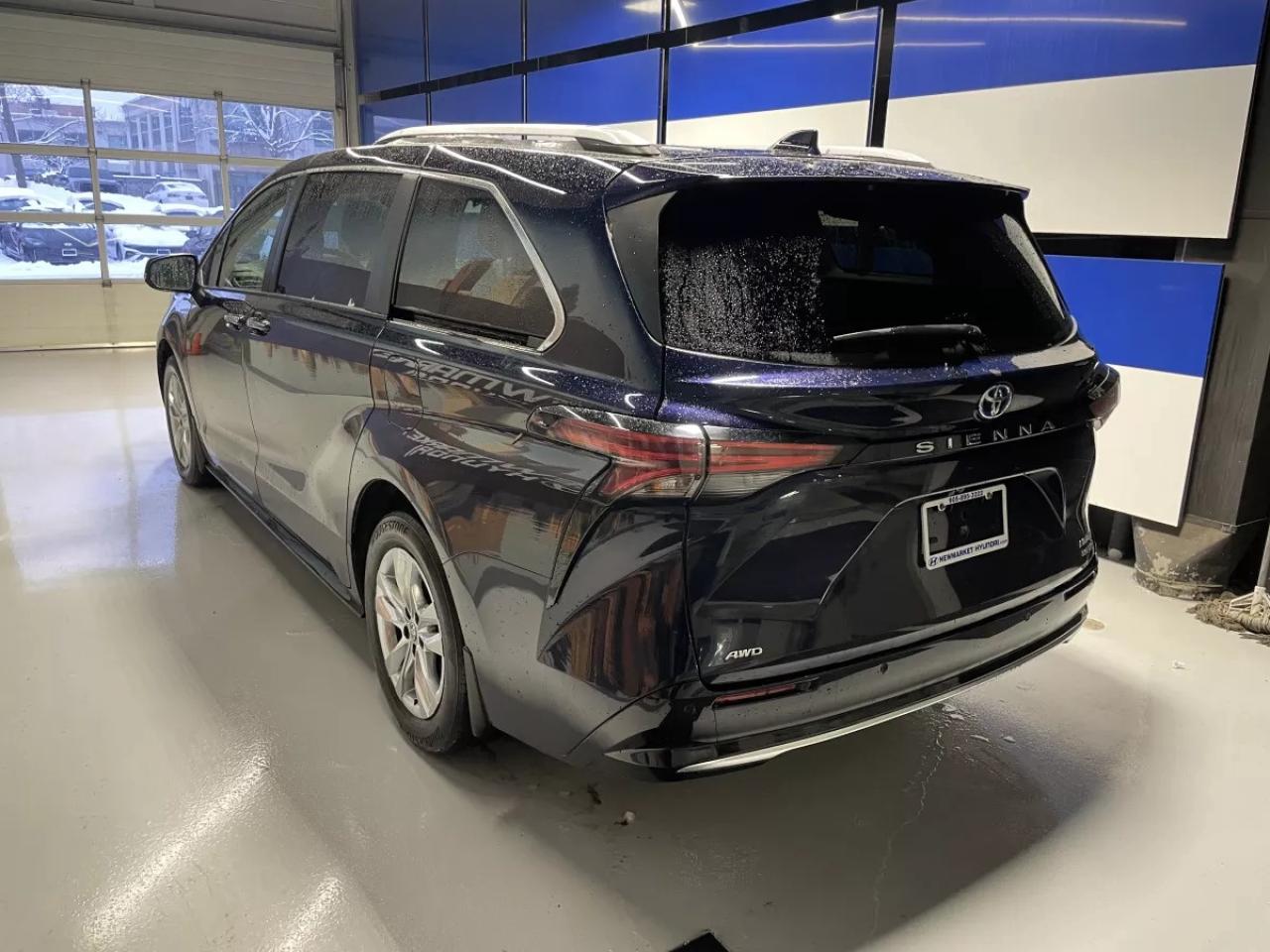 2022 Toyota Sienna LIMITED   HYBRID   HEATED SEATS   HEATED WHEEL   M Photo3