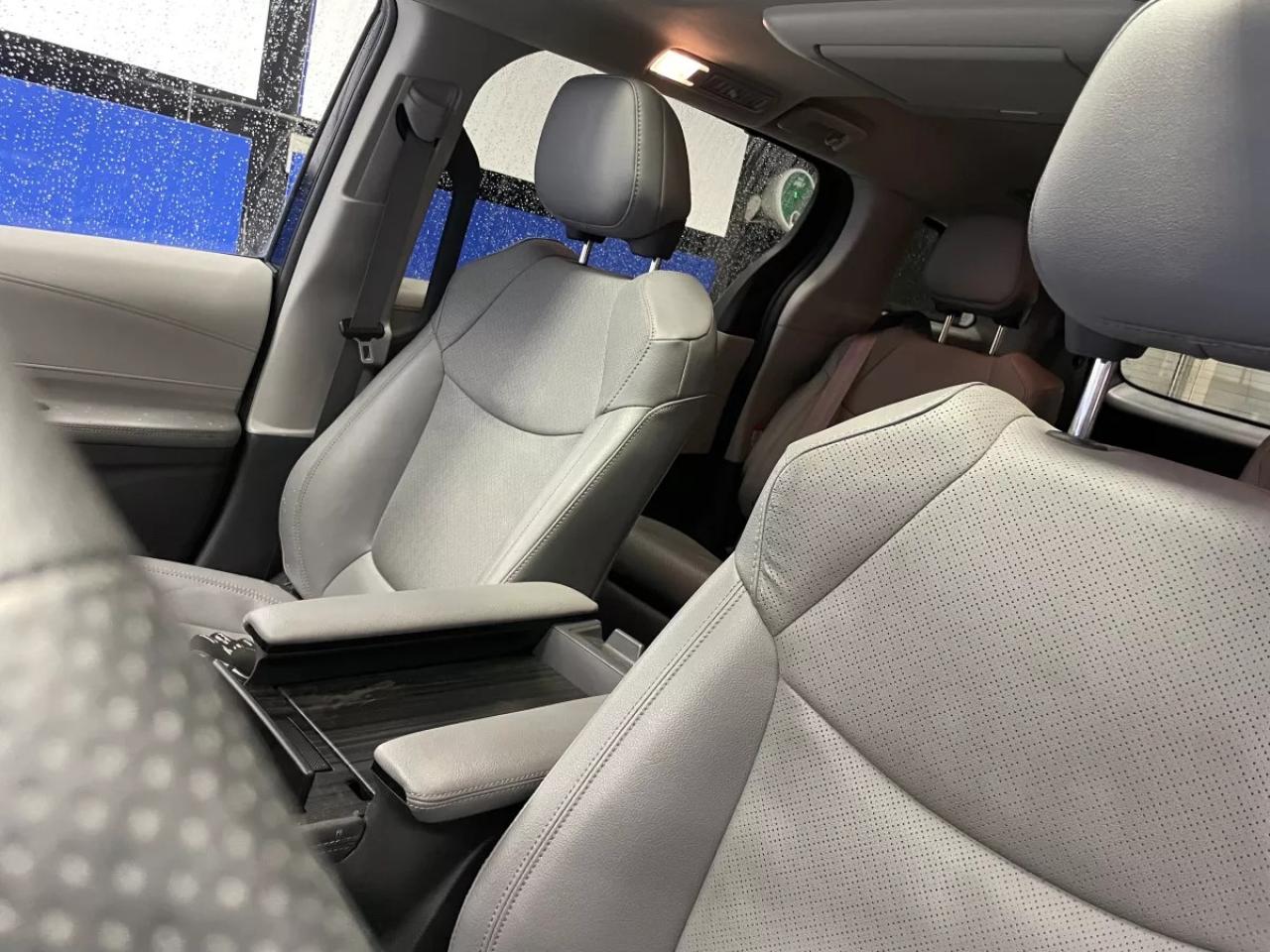 2022 Toyota Sienna LIMITED   HYBRID   HEATED SEATS   HEATED WHEEL   M Photo