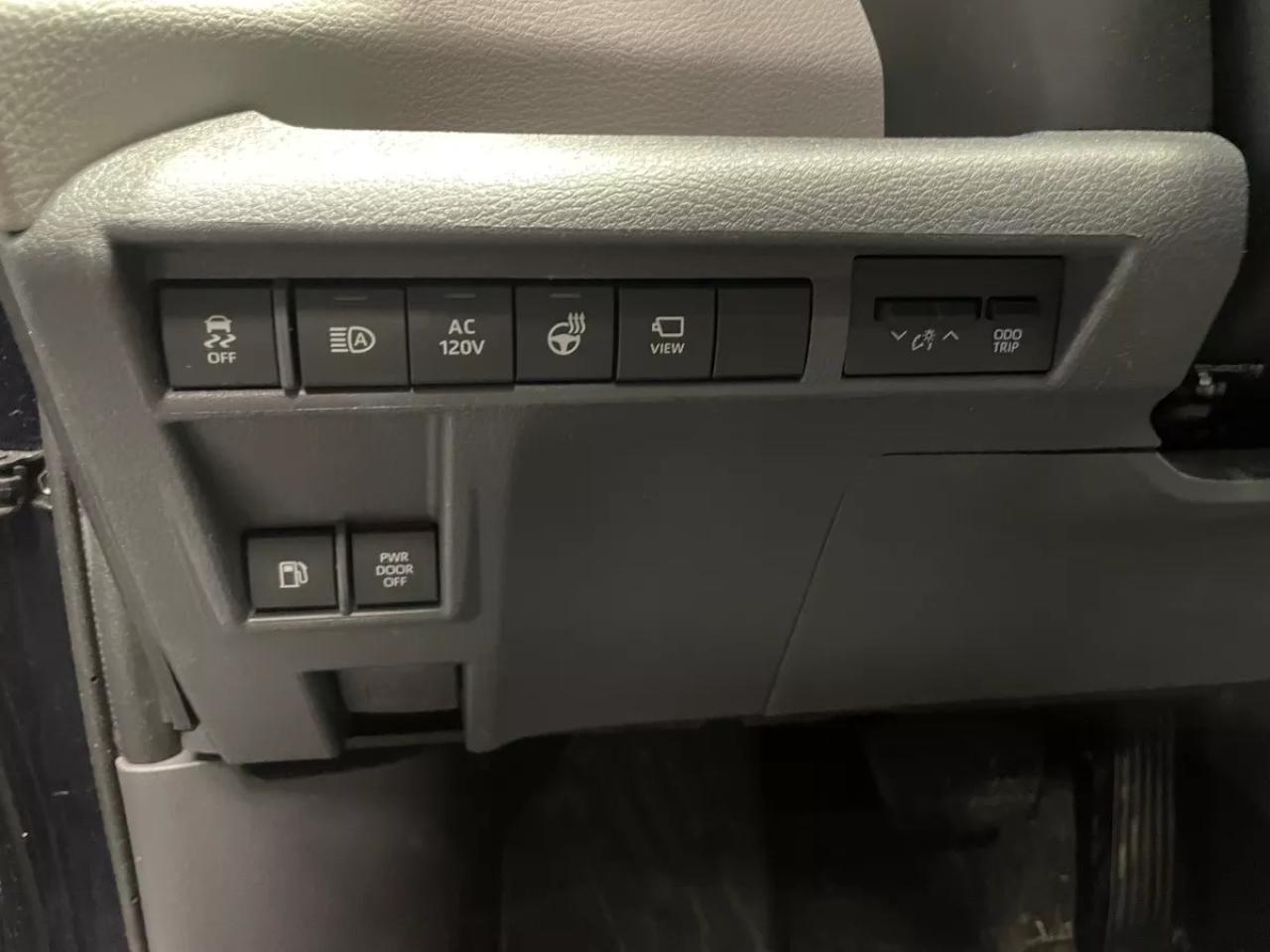 2022 Toyota Sienna LIMITED   HYBRID   HEATED SEATS   HEATED WHEEL   M Photo