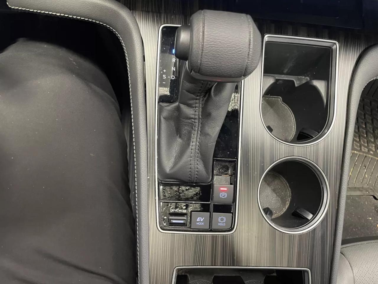 2022 Toyota Sienna LIMITED   HYBRID   HEATED SEATS   HEATED WHEEL   M Photo