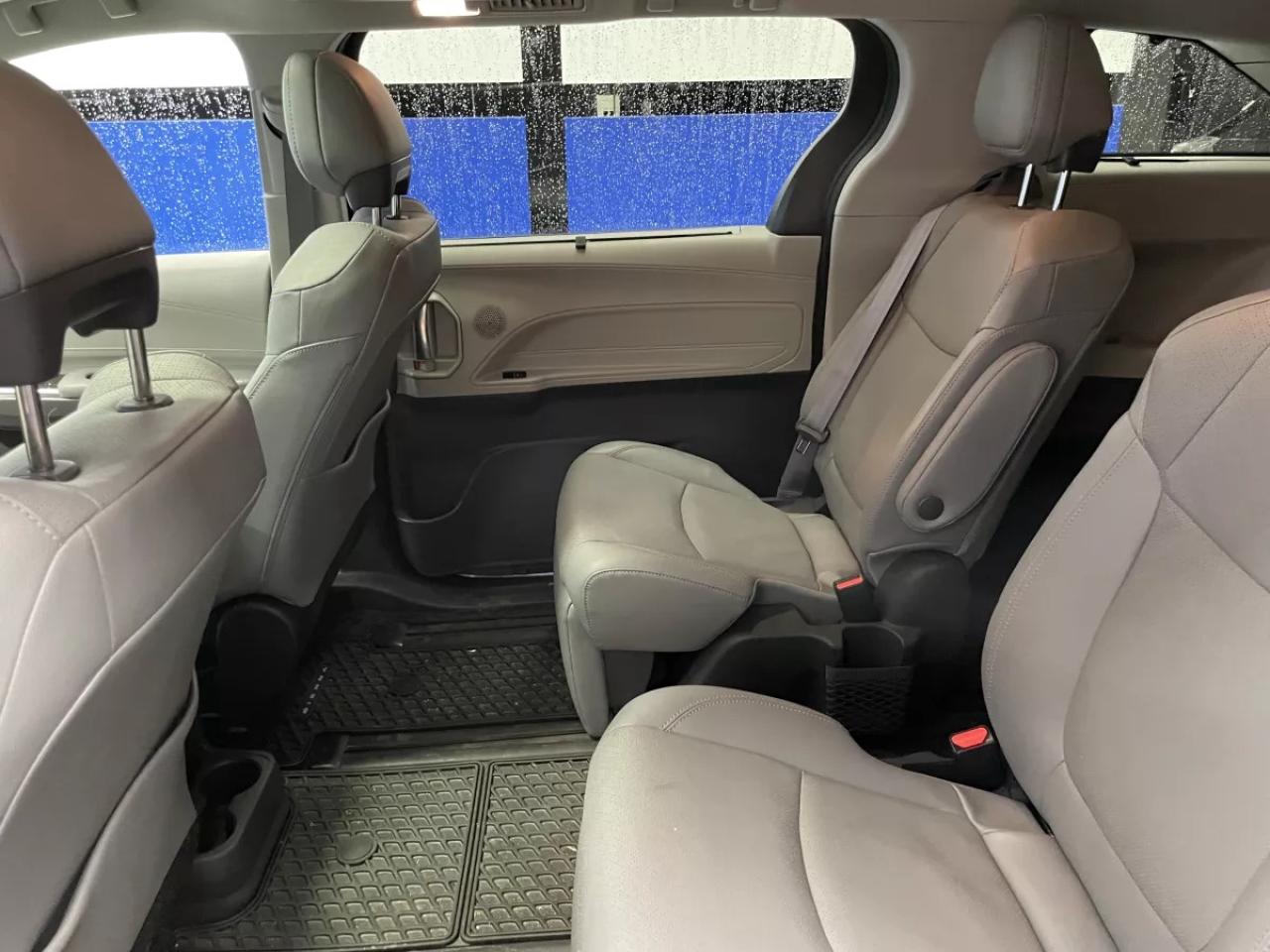 2022 Toyota Sienna LIMITED   HYBRID   HEATED SEATS   HEATED WHEEL   M Photo