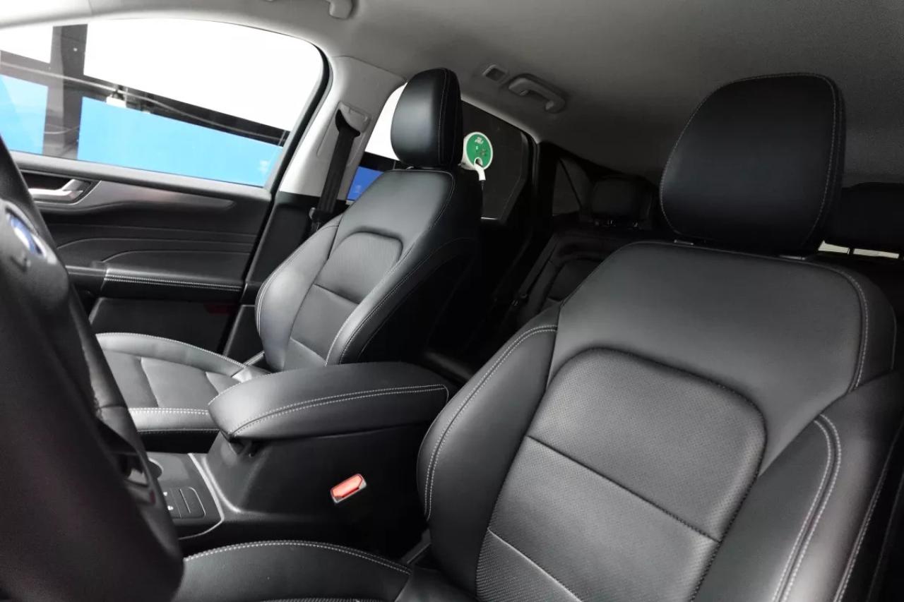 2022 Ford Escape TITANIUM HYBRID   HEATED SEATS   HEATED STEERING W Photo