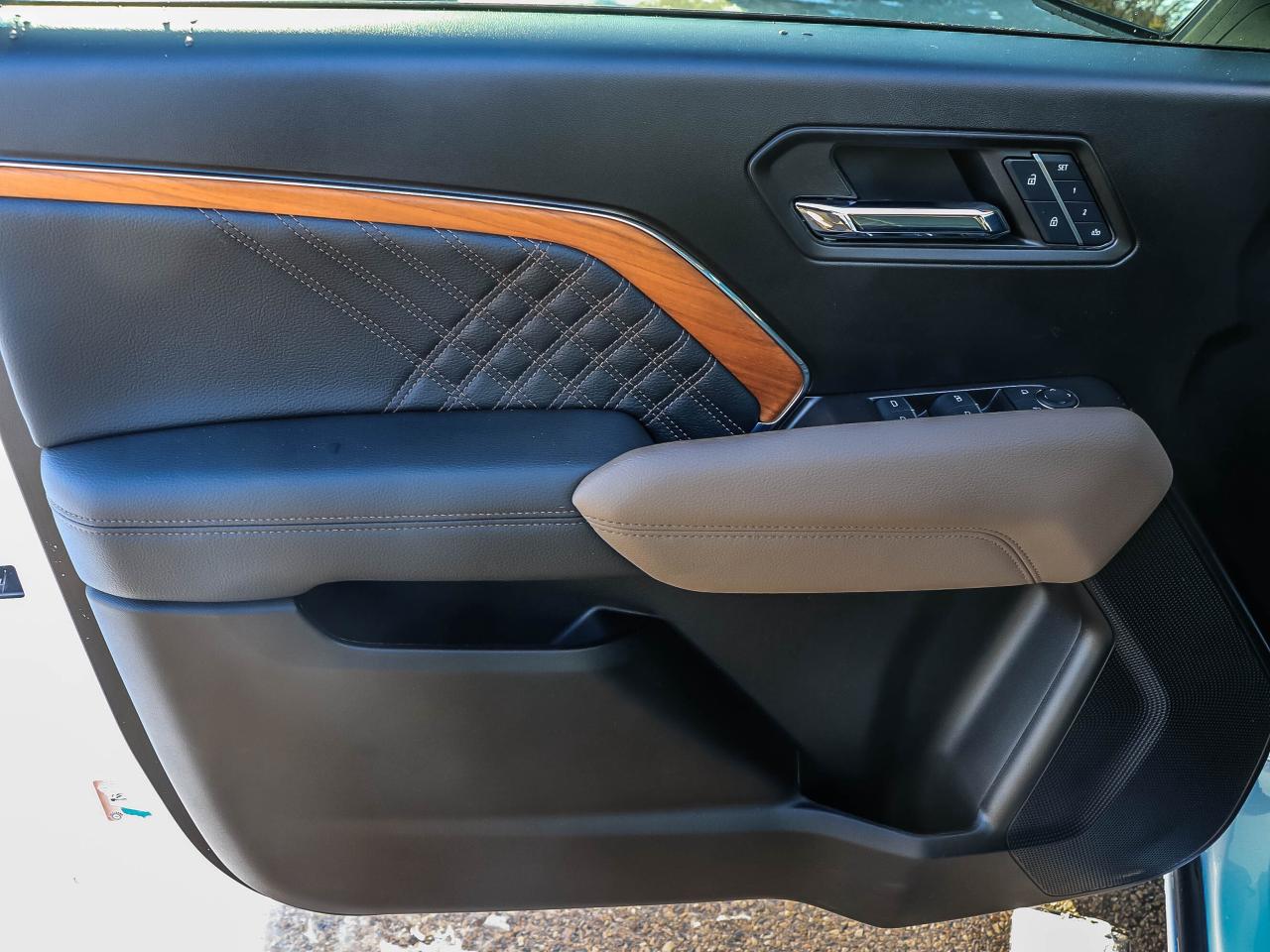 2024 GMC Canyon 4WD Crew Cab Denali Photo