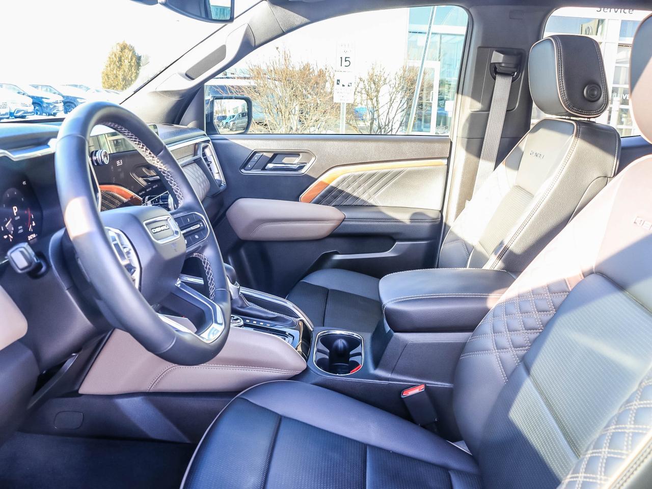 2024 GMC Canyon 4WD Crew Cab Denali Photo