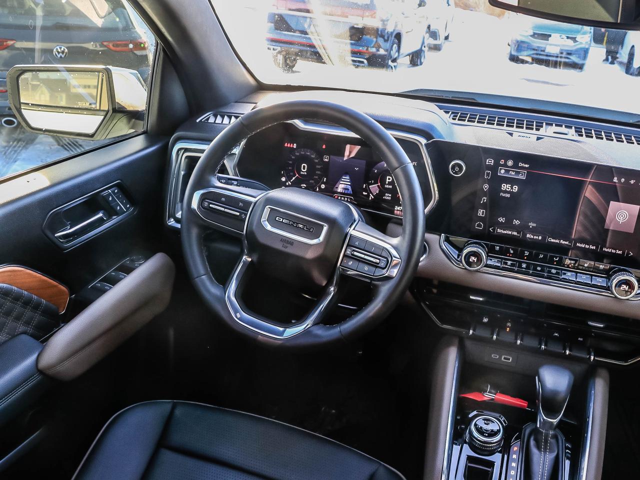 2024 GMC Canyon 4WD Crew Cab Denali Photo