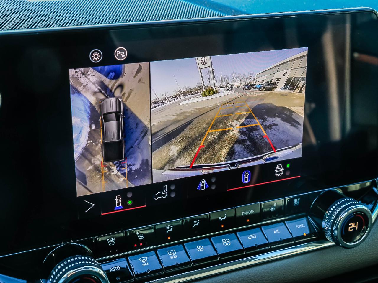 2024 GMC Canyon 4WD Crew Cab Denali Photo