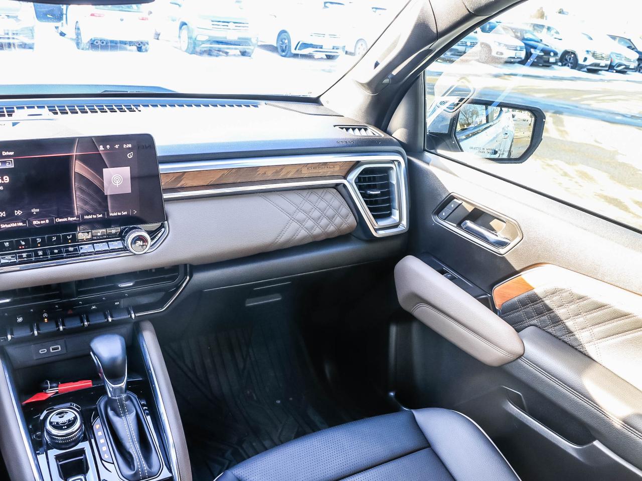 2024 GMC Canyon 4WD Crew Cab Denali Photo