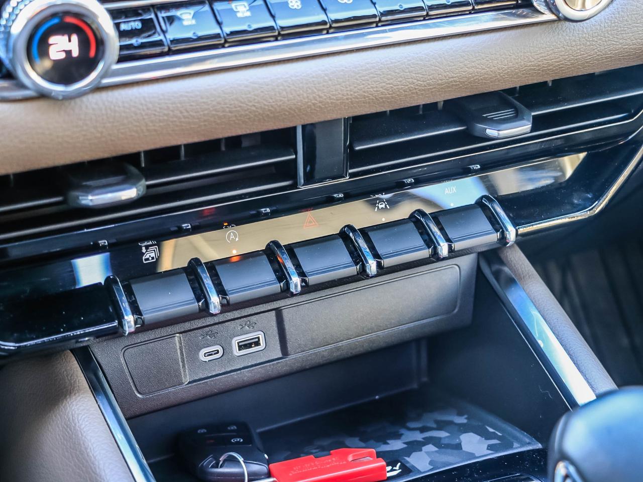 2024 GMC Canyon 4WD Crew Cab Denali Photo