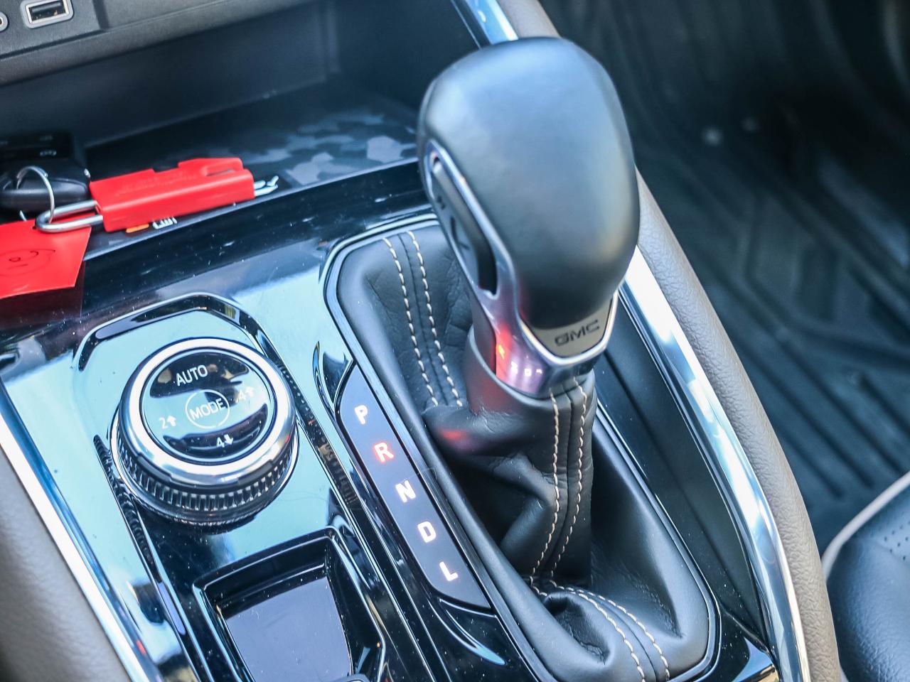 2024 GMC Canyon 4WD Crew Cab Denali Photo