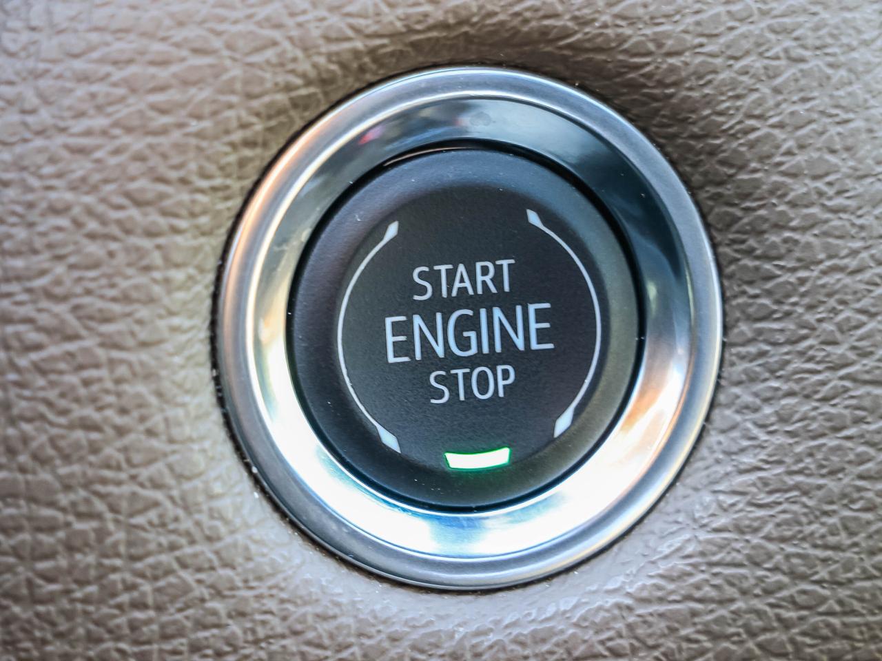 2024 GMC Canyon 4WD Crew Cab Denali Photo