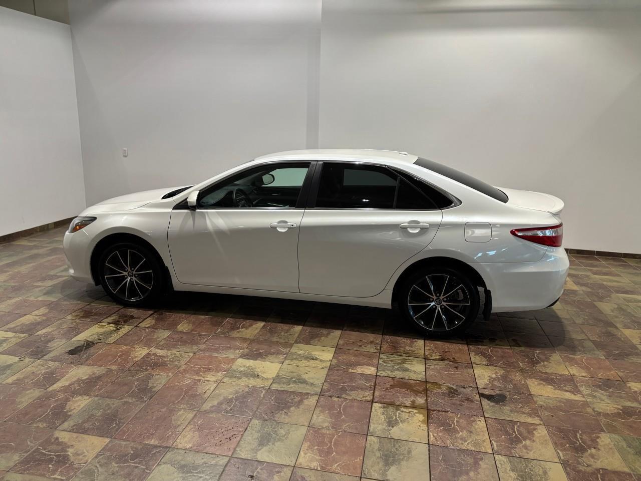 2017 Toyota Camry XSE Photo