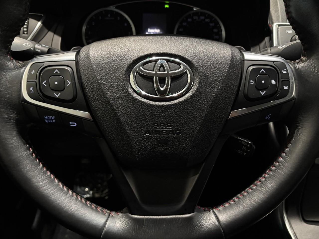 2017 Toyota Camry XSE Photo