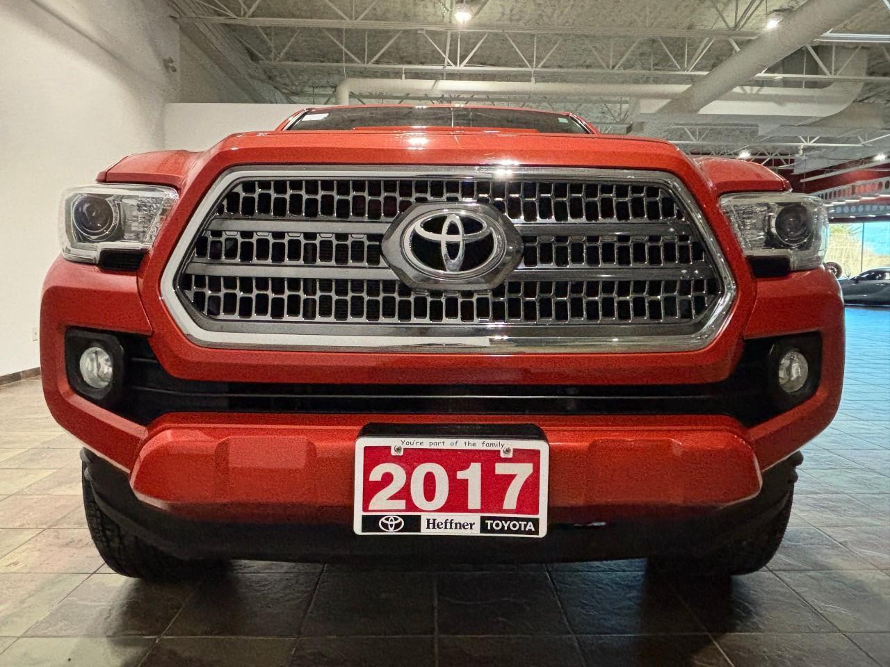 2017 Toyota Tacoma  Photo3