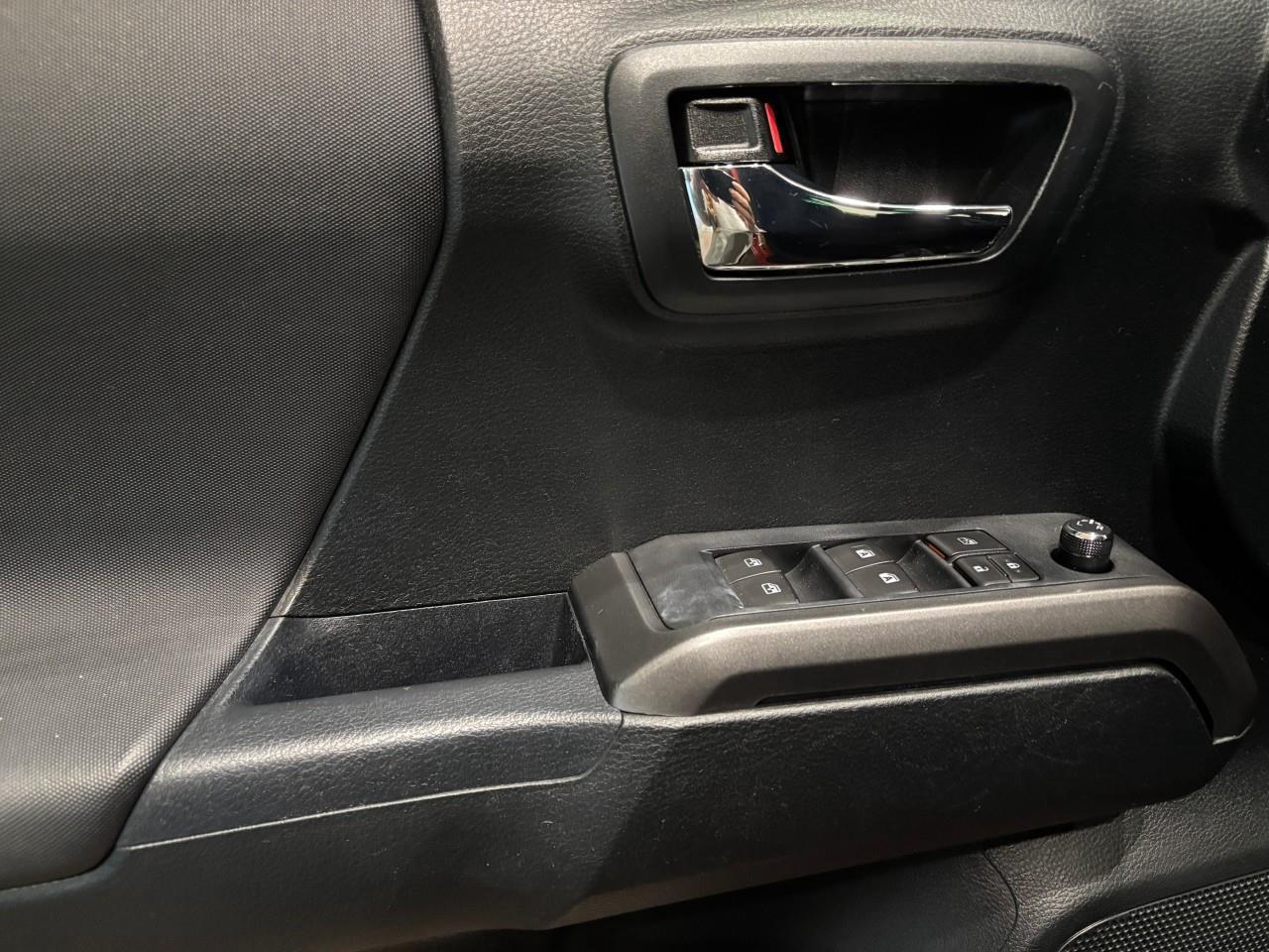 2017 Toyota Tacoma  Photo