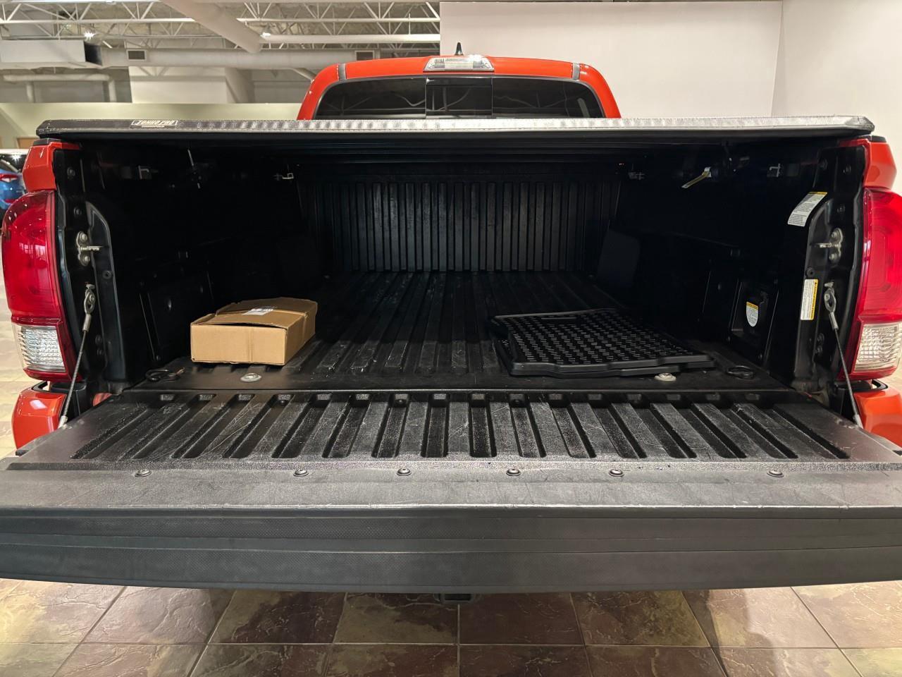 2017 Toyota Tacoma SR5 Photo