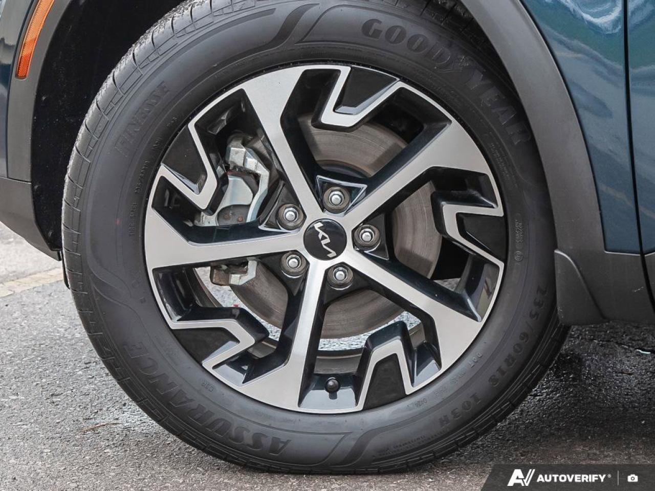 2024 Kia Sportage EX   Apple CarPlay   Backup Camera   Heated Seats Photo