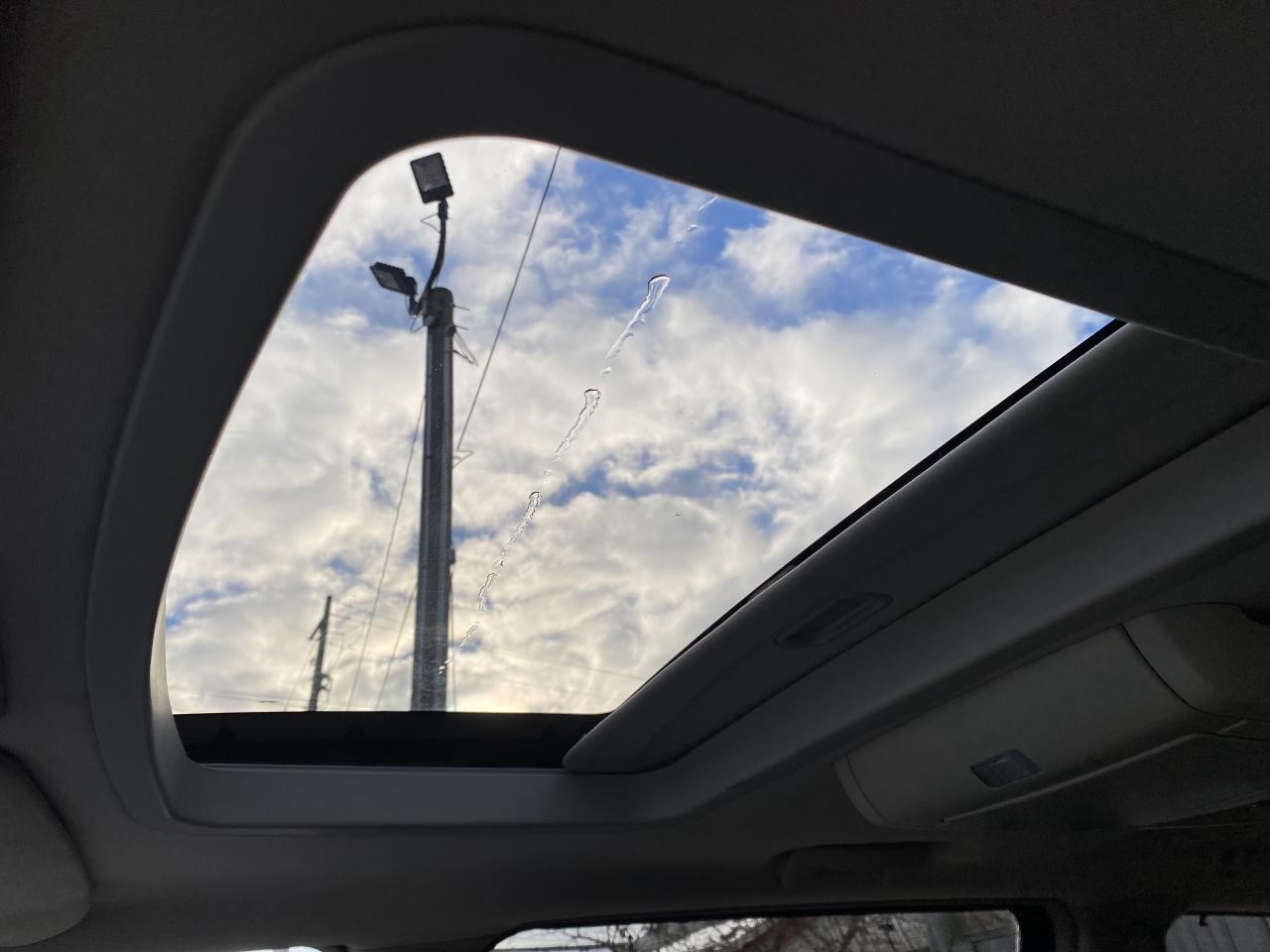 2016 Chrysler Town & Country 4dr Wgn Limited Photo