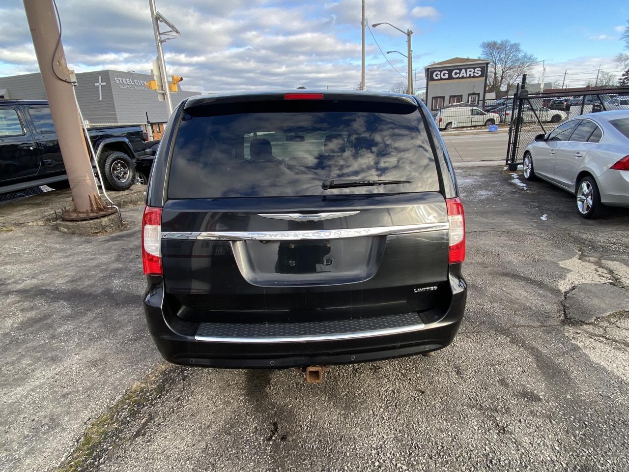 2016 Chrysler Town & Country 4dr Wgn Limited Photo3