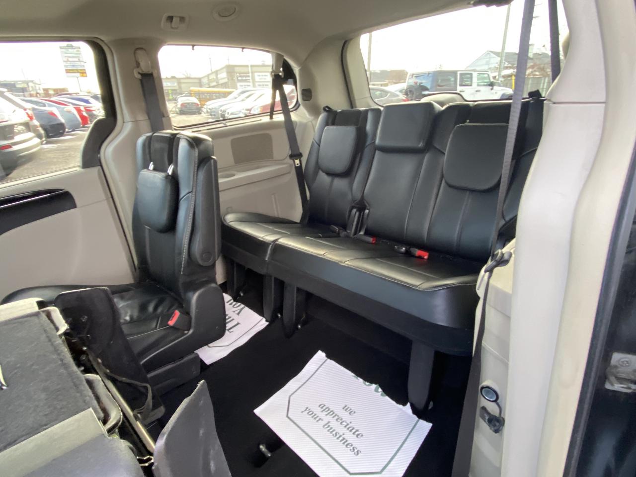 2016 Chrysler Town & Country 4dr Wgn Limited Photo