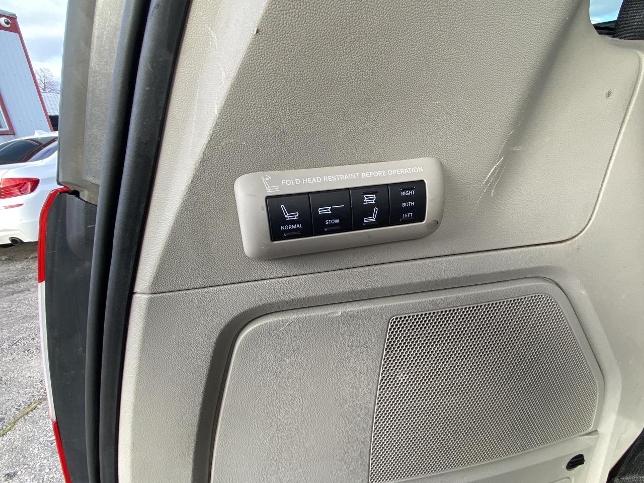 2016 Chrysler Town & Country 4dr Wgn Limited Photo