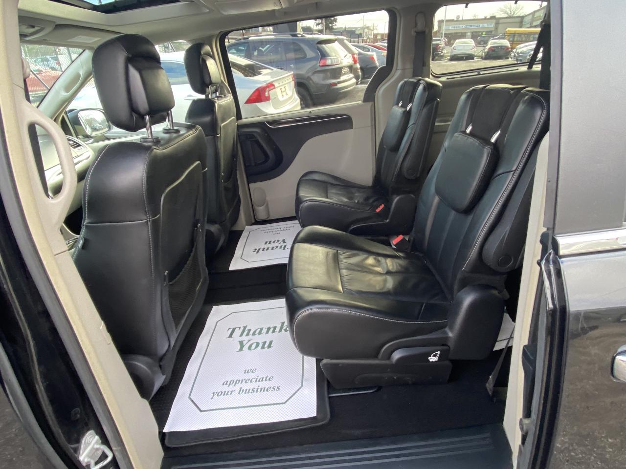 2016 Chrysler Town & Country 4dr Wgn Limited Photo