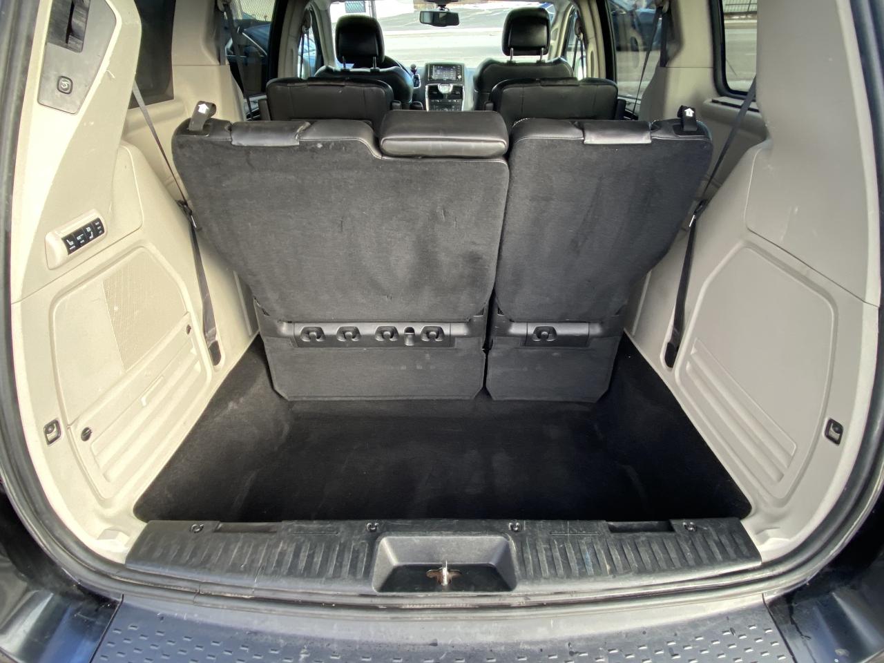 2016 Chrysler Town & Country 4dr Wgn Limited Photo