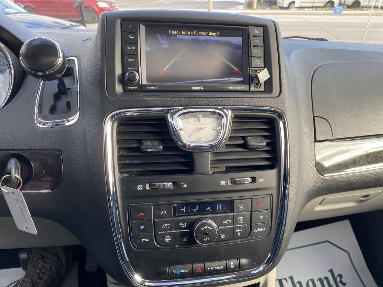 2016 Chrysler Town & Country 4dr Wgn Limited Photo