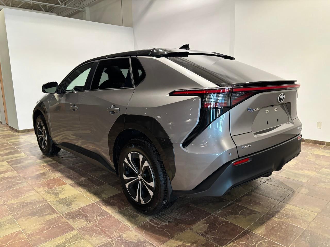 2025 Toyota bZ4X XLE Photo