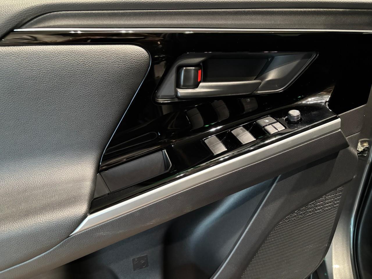 2025 Toyota bZ4X XLE Photo