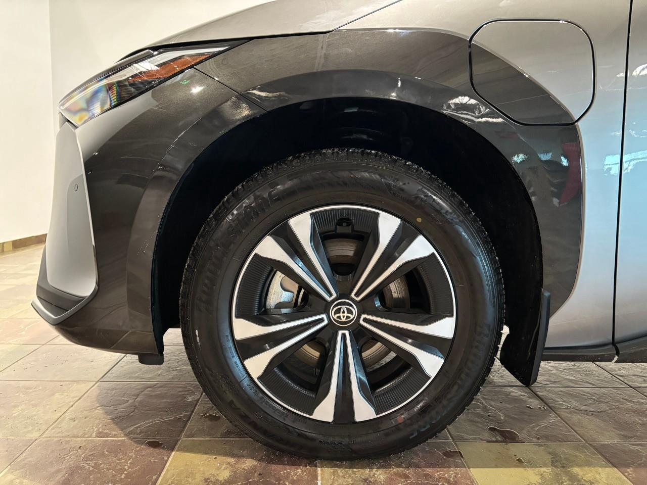 2025 Toyota bZ4X XLE Photo