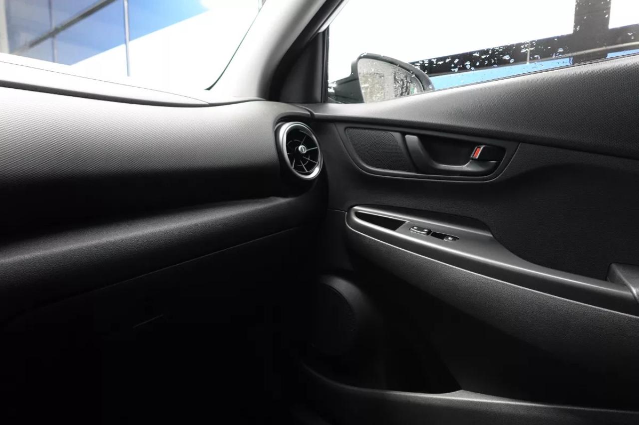 2022 Hyundai KONA PREFERRED   HEATED SEATS   HEATED STEERING WHEEL Photo