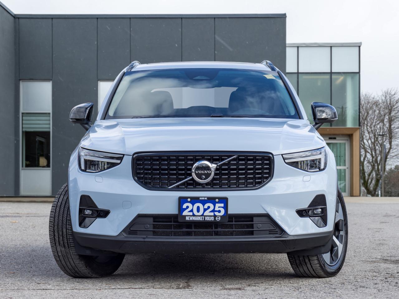 2025 Volvo XC40 B5 AWD Plus Dark Theme CLOUD BLUE VOLVO CPO Photo