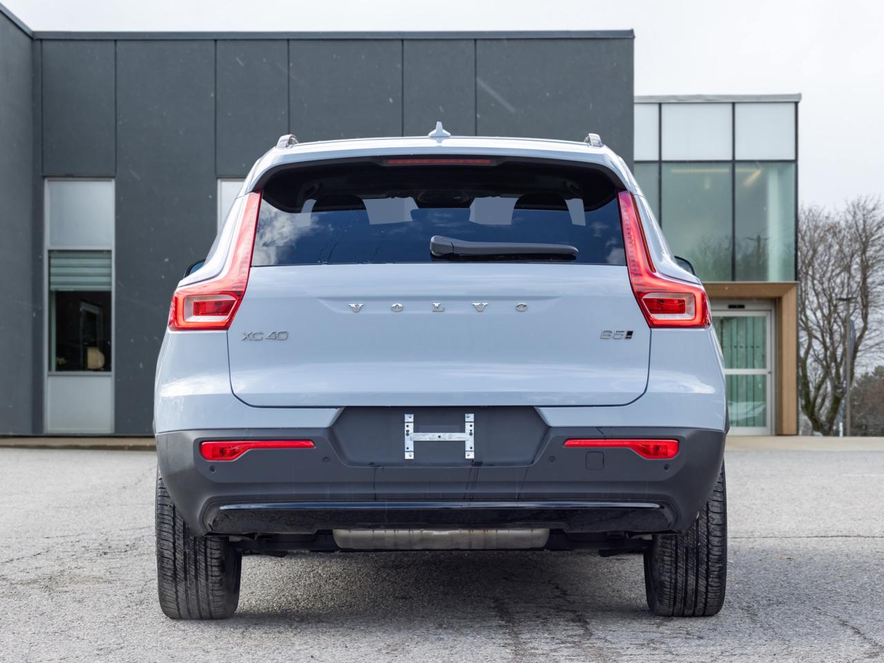 2025 Volvo XC40 B5 AWD Plus Dark Theme CLOUD BLUE VOLVO CPO Photo