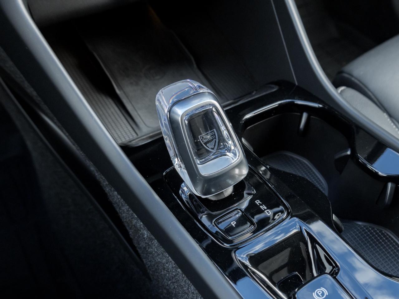 2025 Volvo XC40 B5 AWD Plus Dark Theme CLOUD BLUE VOLVO CPO Photo