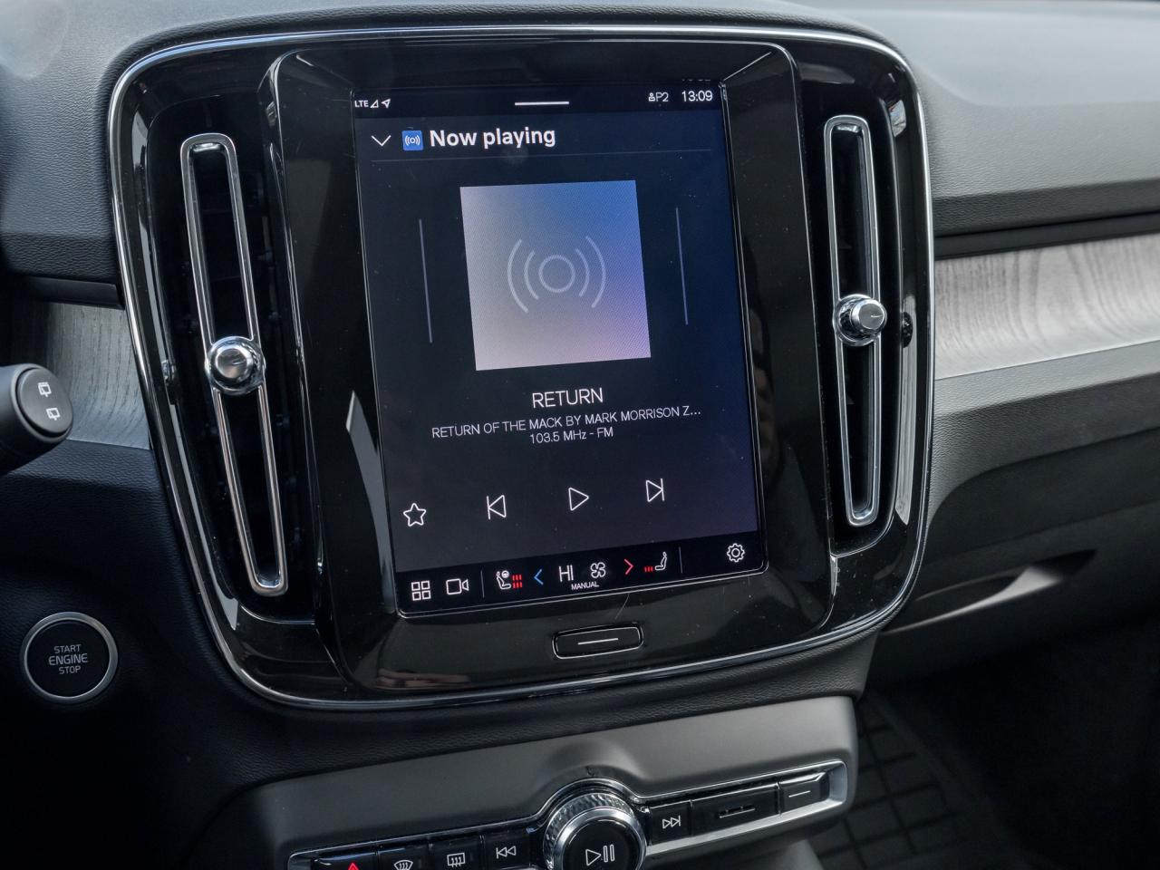 2025 Volvo XC40 B5 AWD Plus Dark Theme CLOUD BLUE VOLVO CPO Photo