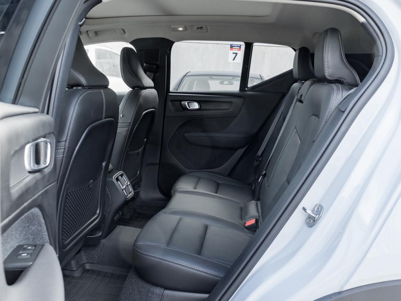 2025 Volvo XC40 B5 AWD Plus Dark Theme CLOUD BLUE VOLVO CPO Photo