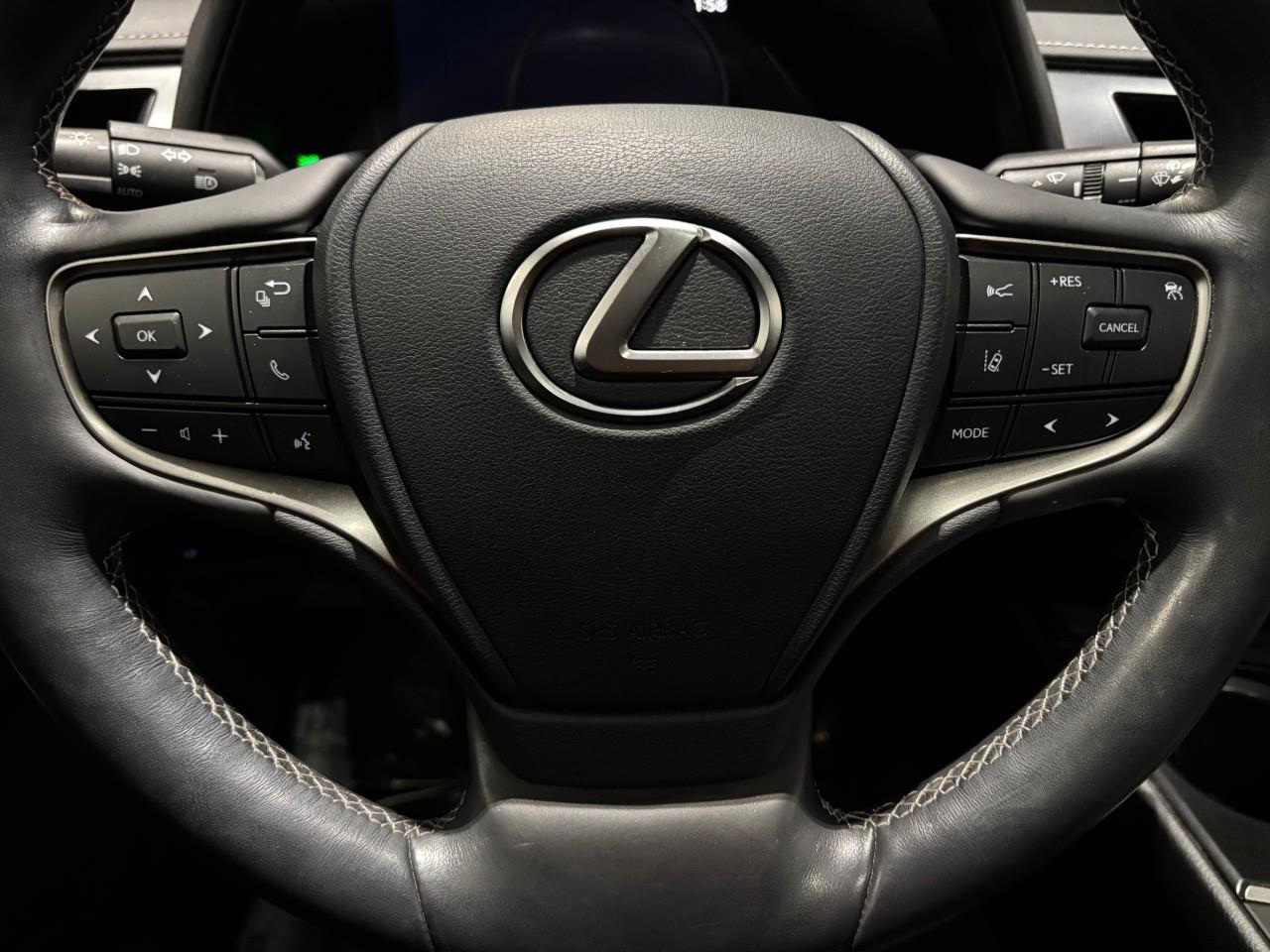 2021 Lexus UX 250H PREMIUM PACKAGE   LEXUS CERTIFIED PRE-OWNED   CARF Photo