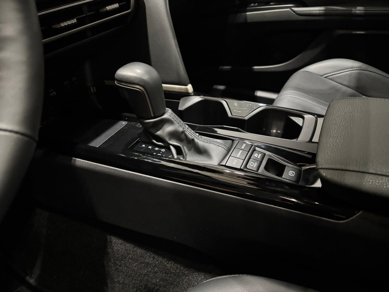 2025 Toyota Camry XSE Photo