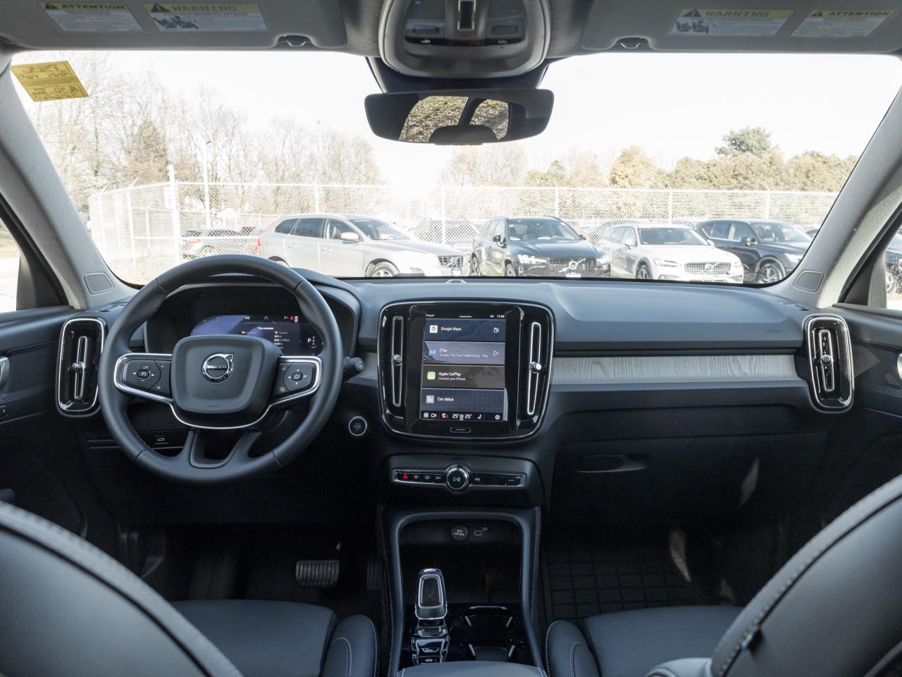 2025 Volvo XC40 B5 AWD PLUS  19" ALLOY WHEELS  VOLVO CPO Photo