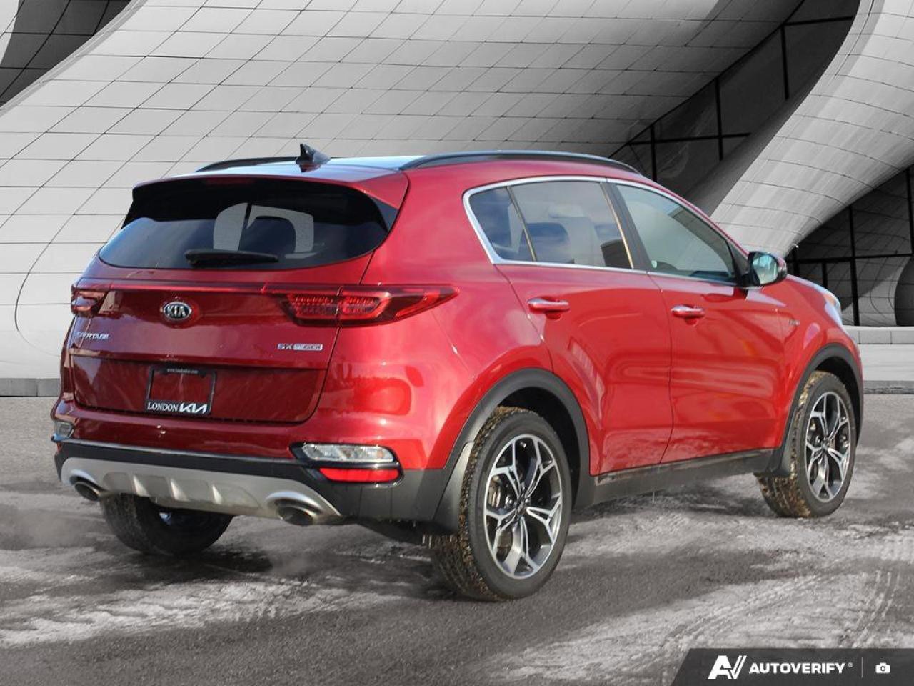 2022 Kia Sportage SX   AWD   Apple CarPlay   Heated & Cooled Seats Photo