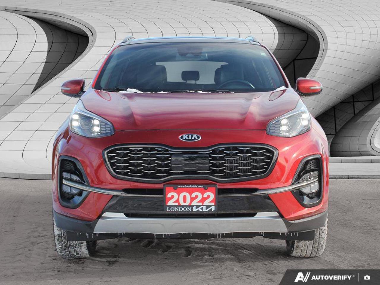 2022 Kia Sportage SX   AWD   Apple CarPlay   Heated & Cooled Seats Photo
