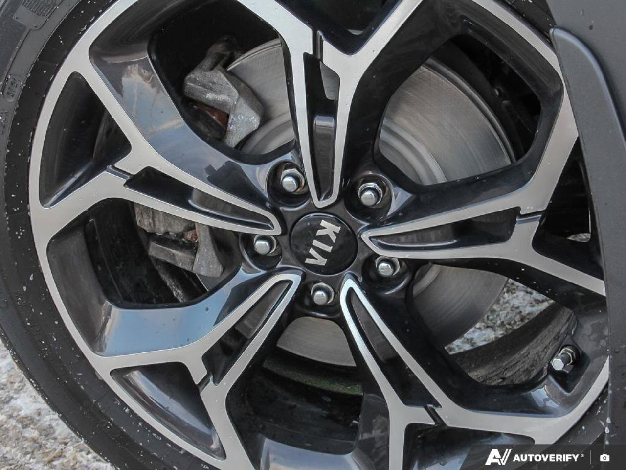 2022 Kia Sportage SX   AWD   Apple CarPlay   Heated & Cooled Seats Photo