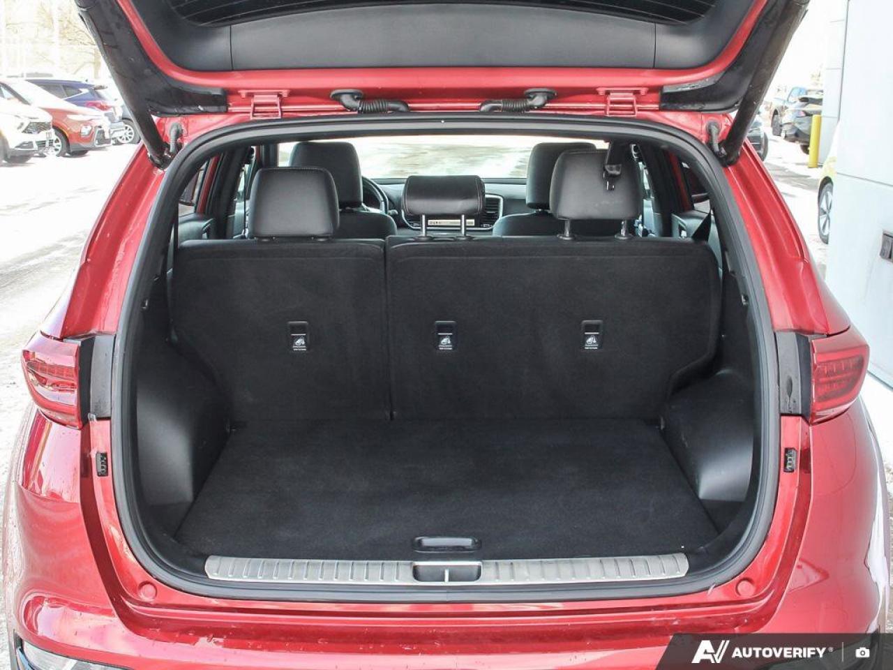 2022 Kia Sportage SX   AWD   Apple CarPlay   Heated & Cooled Seats Photo