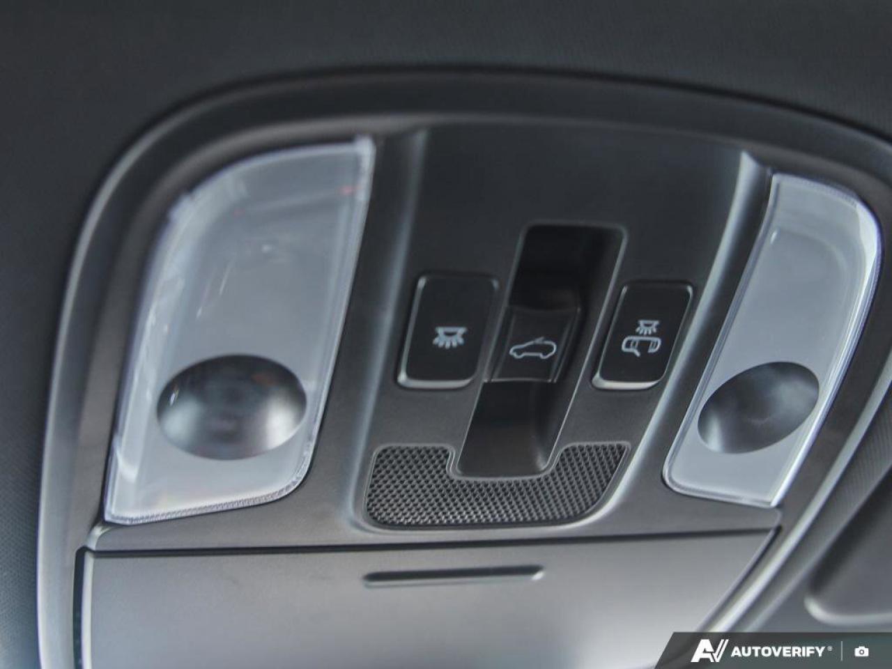 2022 Kia Sportage SX   AWD   Apple CarPlay   Heated & Cooled Seats Photo