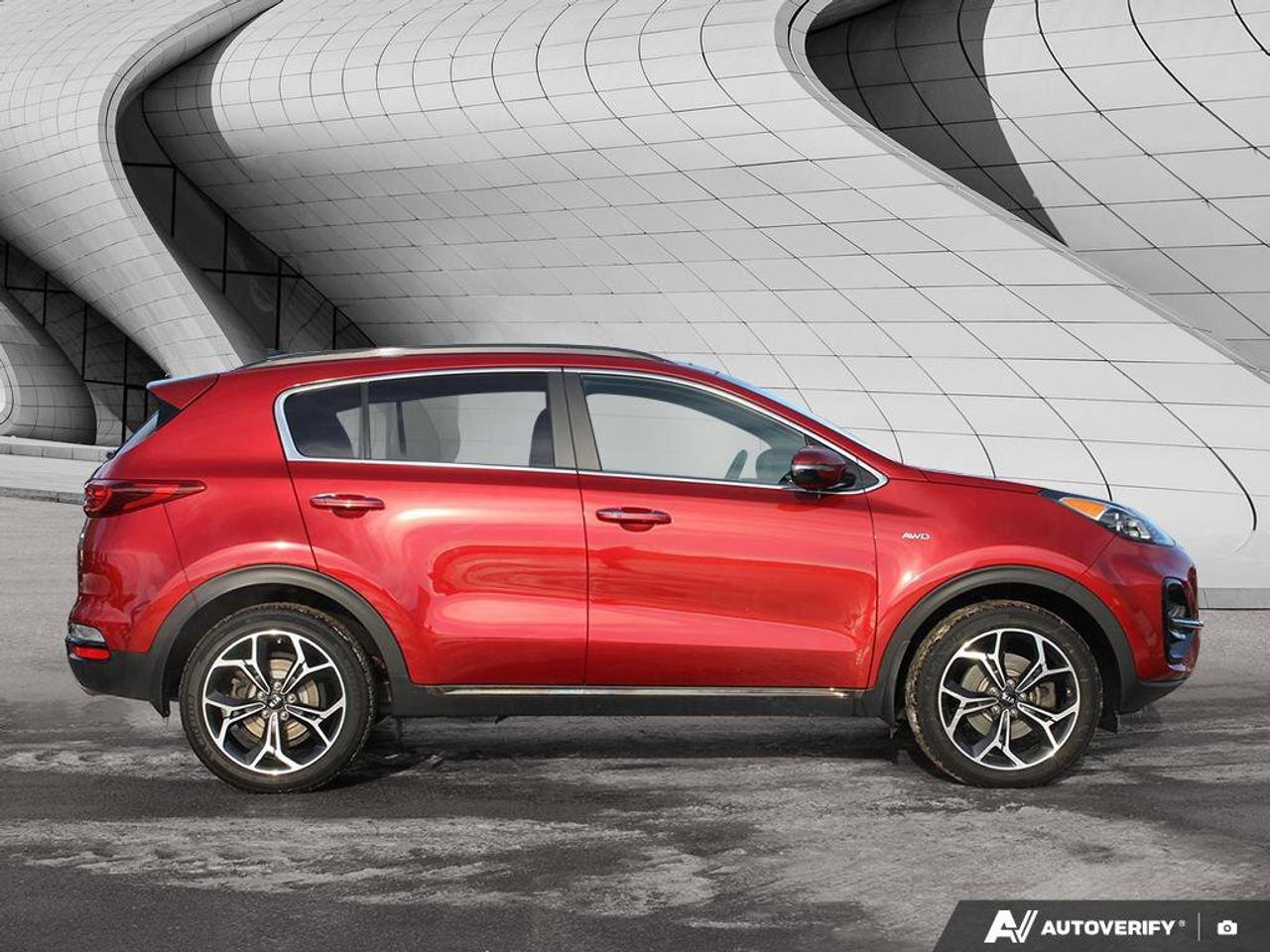 2022 Kia Sportage SX   AWD   Apple CarPlay   Heated & Cooled Seats Photo
